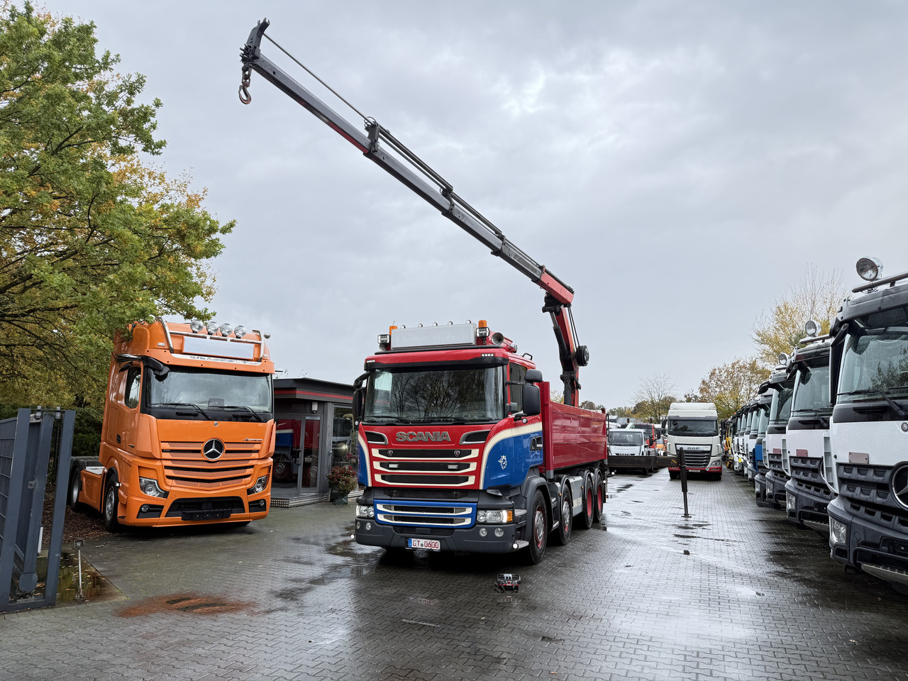 Scania R580 V8 8X4 Kipper Kran Palfinger 22002 - Caminhão basculante, Caminhão grua: foto 2 Scania R580 V8 8X4 Kipper Kran Palfinger 22002 - Caminhão basculante, Caminhão grua: foto 2