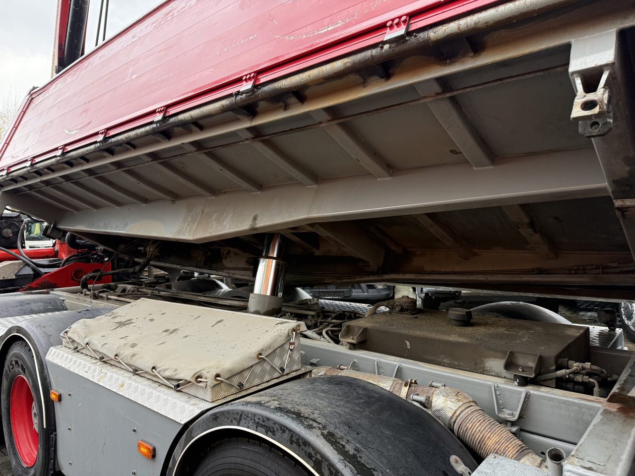 Scania R580 V8 8X4 Kipper Kran Palfinger 22002 - Caminhão basculante, Caminhão grua: foto 3 Scania R580 V8 8X4 Kipper Kran Palfinger 22002 - Caminhão basculante, Caminhão grua: foto 3