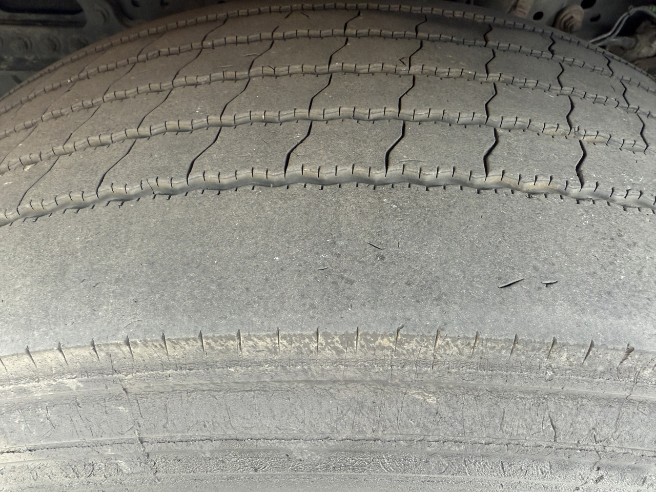 Mercedes-Benz Actros 1842LS Kran HMF 2020 bis 18 Meter - Tractor: foto 3 Mercedes-Benz Actros 1842LS Kran HMF 2020 bis 18 Meter - Tractor: foto 3