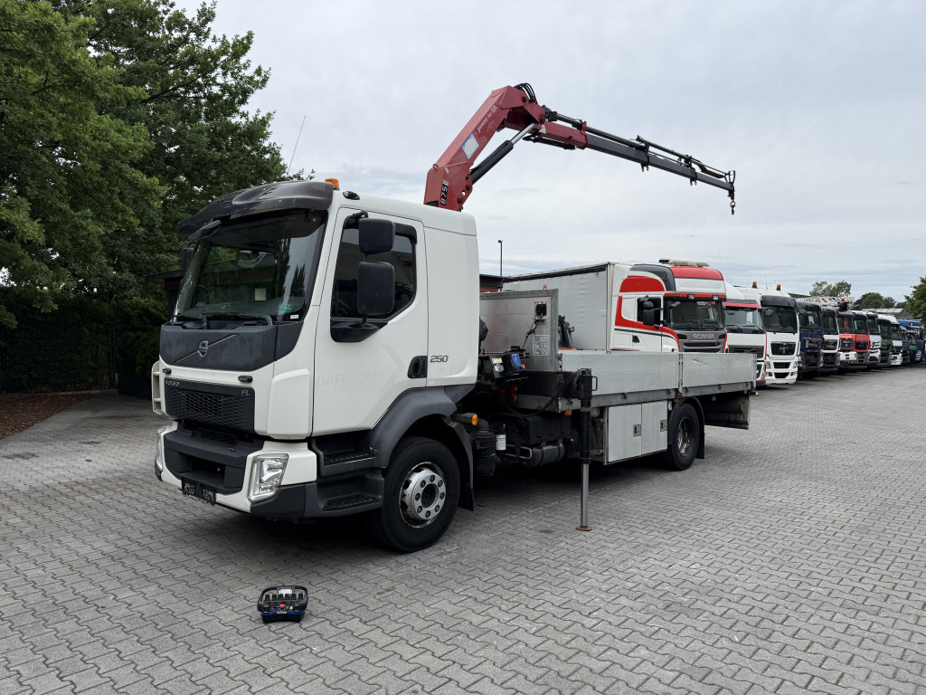 Volvo FL250.16 HMF 875 K3 - Camião de caixa aberta/ Plataforma, Caminhão grua: foto 1 Volvo FL250.16 HMF 875 K3 - Camião de caixa aberta/ Plataforma, Caminhão grua: foto 1