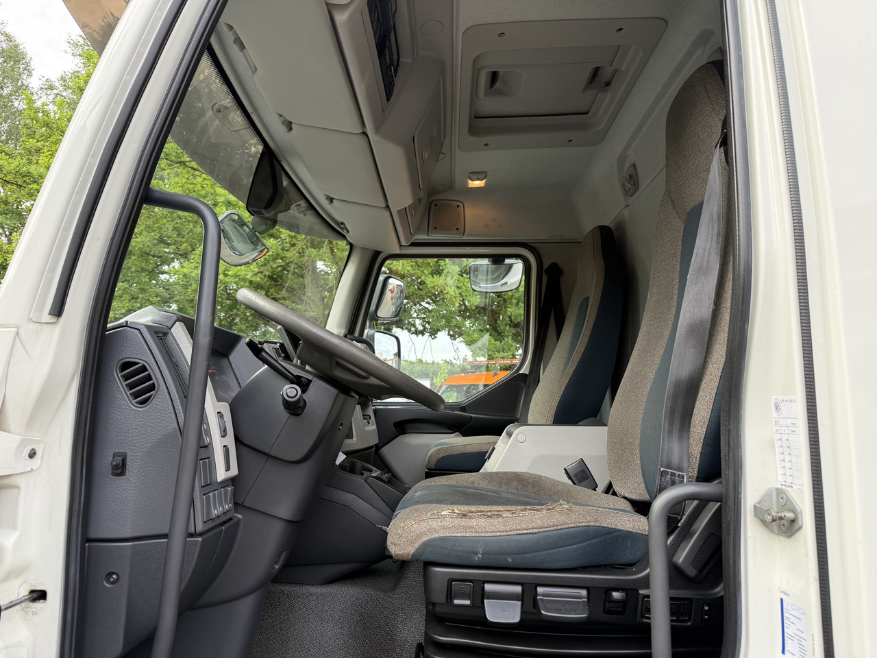 Volvo FL250.18 Carrier Supra 850Mt - Caminhão frigorífico: foto 5 Volvo FL250.18 Carrier Supra 850Mt - Caminhão frigorífico: foto 5