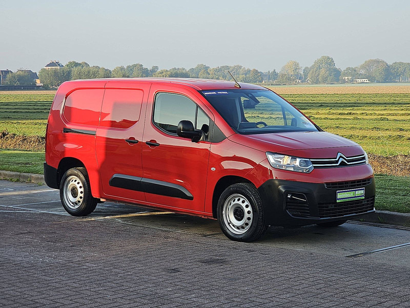 Citroën Berlingo 1.4 XL 130 AUT. 34 dkm. - Carrinha de contentor: foto 5 Citroën Berlingo 1.4 XL 130 AUT. 34 dkm. - Carrinha de contentor: foto 5