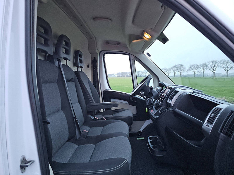 Fotografia de interior 1: Locação de Fiat Ducato 2.3 L2H2 150Pk Airco! Fiat Ducato 2.3 L2H2 150Pk Airco!