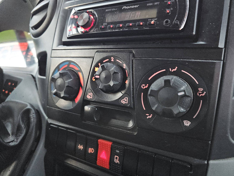 Carrinha de contentor Iveco Daily 35 S 12: foto 11