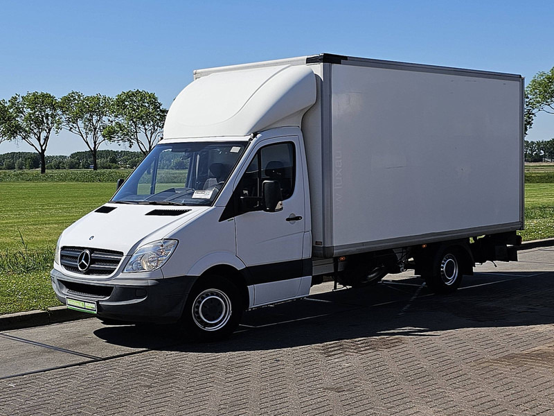 Mercedes-Benz Sprinter 313 ac laadklep zijdeur - Carrinha de contentor: foto 2 Mercedes-Benz Sprinter 313 ac laadklep zijdeur - Carrinha de contentor: foto 2