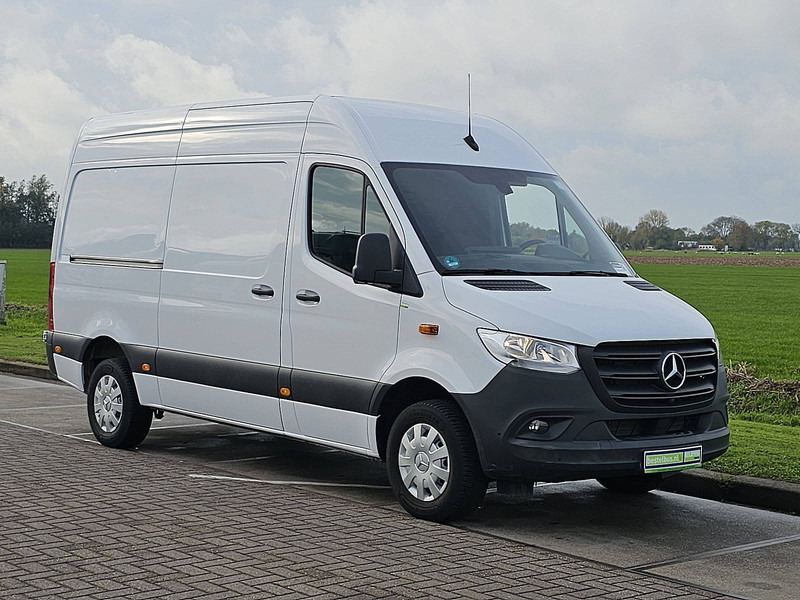 Mercedes-Benz Sprinter 317 L2H2 Mbux Navi RWD! - Furgão: foto 5 Mercedes-Benz Sprinter 317 L2H2 Mbux Navi RWD! - Furgão: foto 5