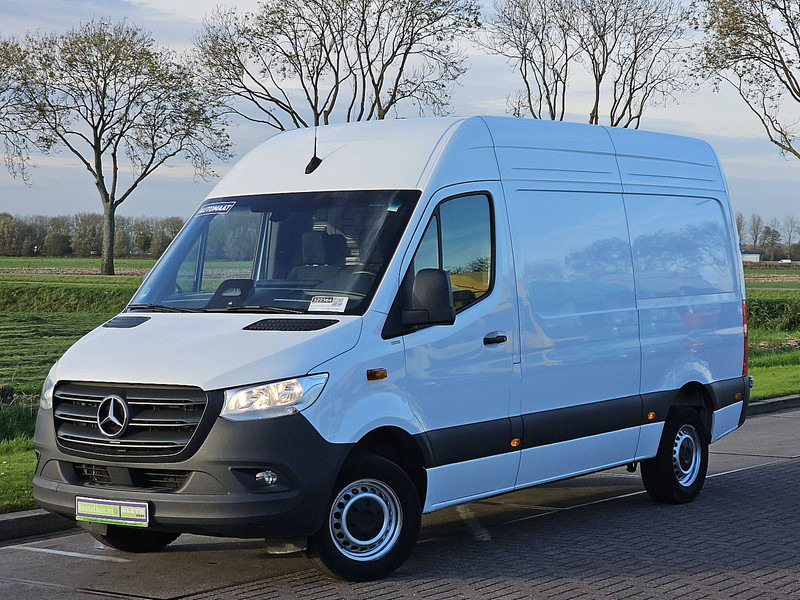 Mercedes-Benz Sprinter 317 L2H2 RWD Mbux10 - Furgão: foto 2 Mercedes-Benz Sprinter 317 L2H2 RWD Mbux10 - Furgão: foto 2