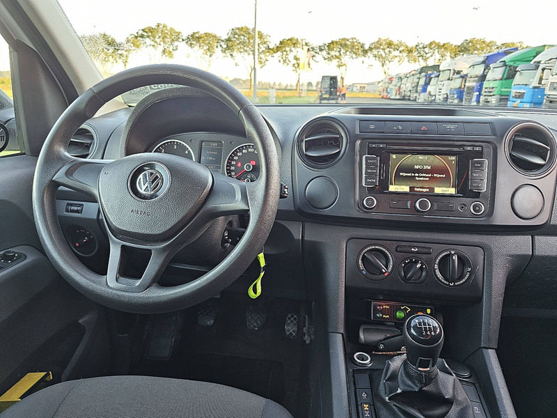 Fotografia de interior 1: Veículo comercial Volkswagen Amarok 2.0 TDI VERSA LIFT 11 MTR