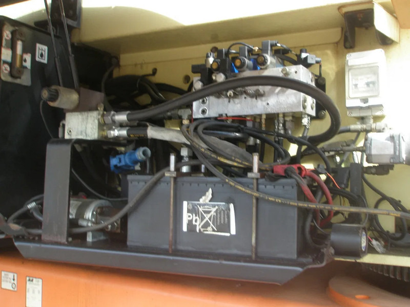 JLG 1350 SJP - Plataforma telescópica: foto 5 JLG 1350 SJP - Plataforma telescópica: foto 5
