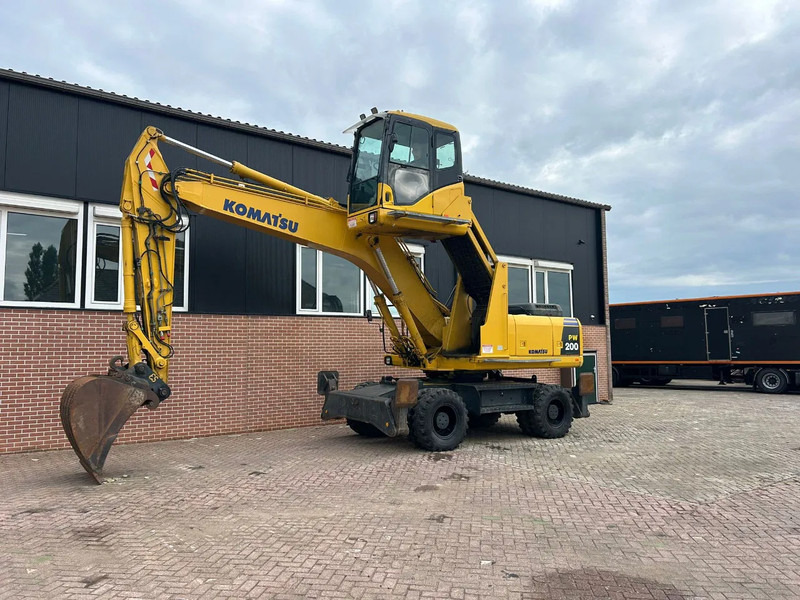 Komatsu PW200 - Escavadeira de rodas: foto 5 Komatsu PW200 - Escavadeira de rodas: foto 5