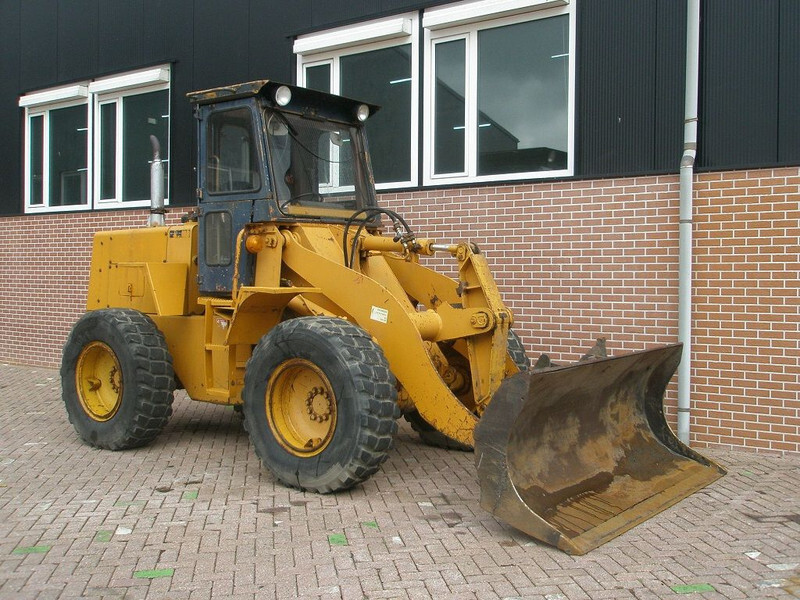 Komatsu W40-2 - Carregadeira de rodas: foto 4 Komatsu W40-2 - Carregadeira de rodas: foto 4
