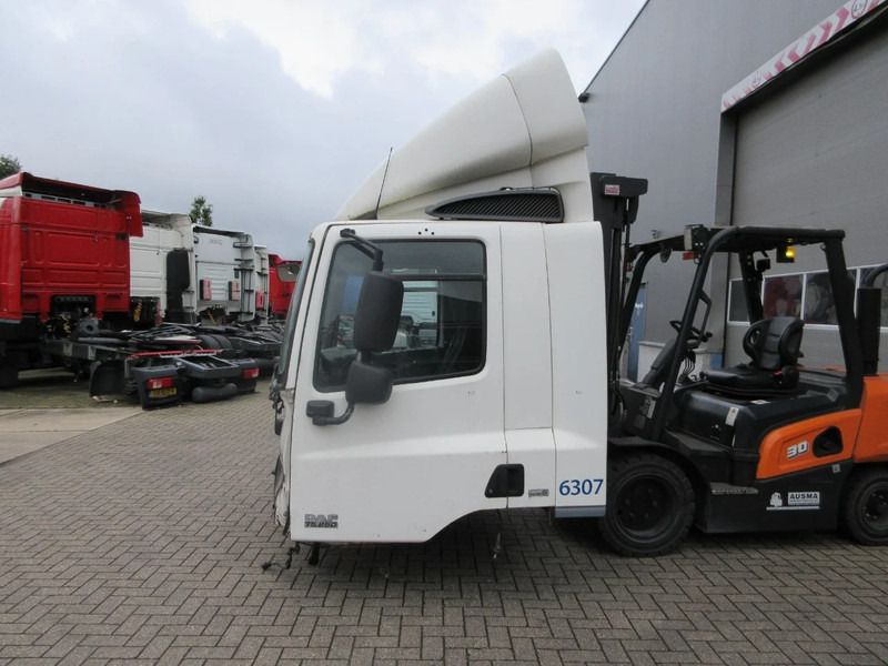 DAF DAF CF 75 DAGCABINE MODEL EURO 5 - Cabine e interior de Caminhão: foto 2 DAF DAF CF 75 DAGCABINE MODEL EURO 5 - Cabine e interior de Caminhão: foto 2