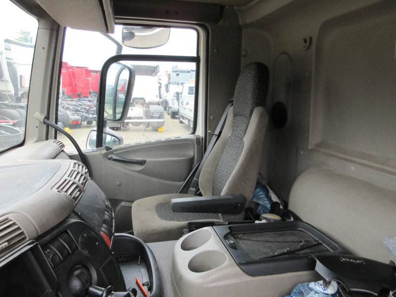 Cabine e interior de Caminhão DAF DAF CF 75 DAGCABINE MODEL EURO 5: foto 12 Cabine e interior de Caminhão DAF DAF CF 75 DAGCABINE MODEL EURO 5: foto 12