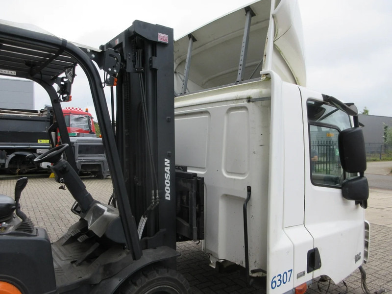 Cabine e interior de Caminhão DAF DAF CF 75 DAGCABINE MODEL EURO 5: foto 6 Cabine e interior de Caminhão DAF DAF CF 75 DAGCABINE MODEL EURO 5: foto 6