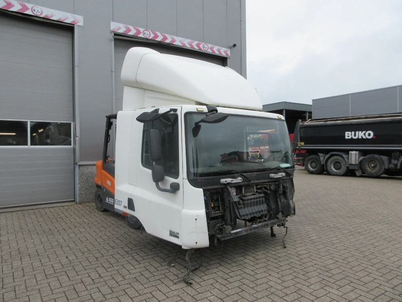 DAF DAF CF 75 DAGCABINE MODEL EURO 5 - Cabine e interior de Caminhão: foto 4 DAF DAF CF 75 DAGCABINE MODEL EURO 5 - Cabine e interior de Caminhão: foto 4
