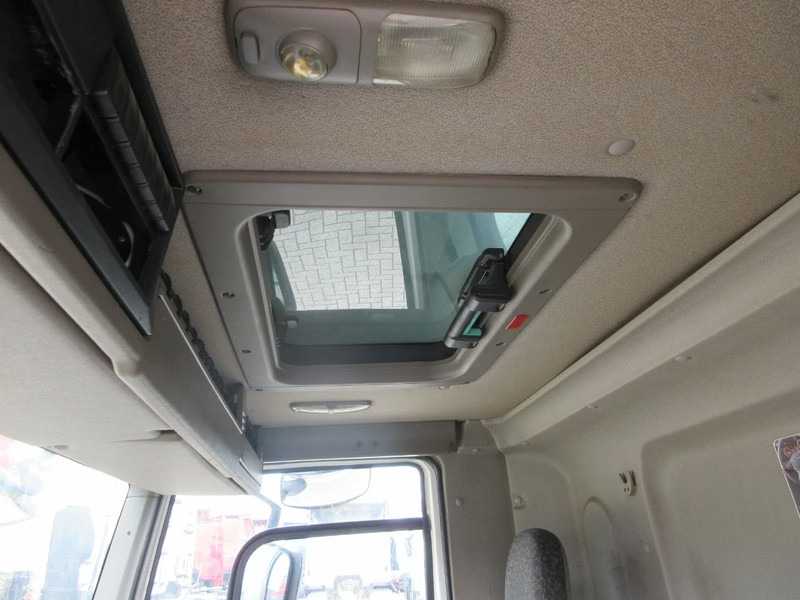 Cabine e interior de Caminhão DAF DAF CF 75 DAGCABINE MODEL EURO 5: foto 13 Cabine e interior de Caminhão DAF DAF CF 75 DAGCABINE MODEL EURO 5: foto 13