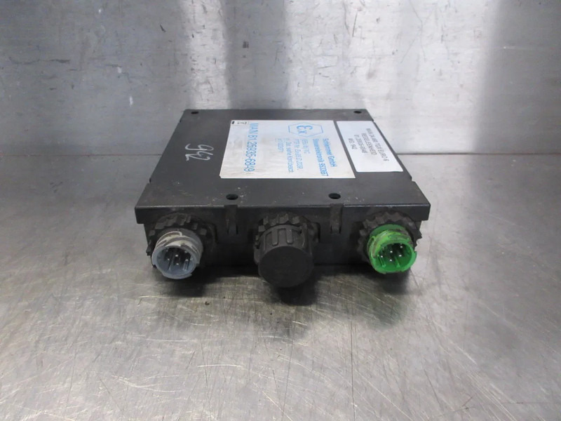 MAN 81.25935-6849 // 9533667 STEUERELTRONIK MAN 24.440 EURO 6 - Sistema elétrico de Caminhão: foto 2 MAN 81.25935-6849 // 9533667 STEUERELTRONIK MAN 24.440 EURO 6 - Sistema elétrico de Caminhão: foto 2