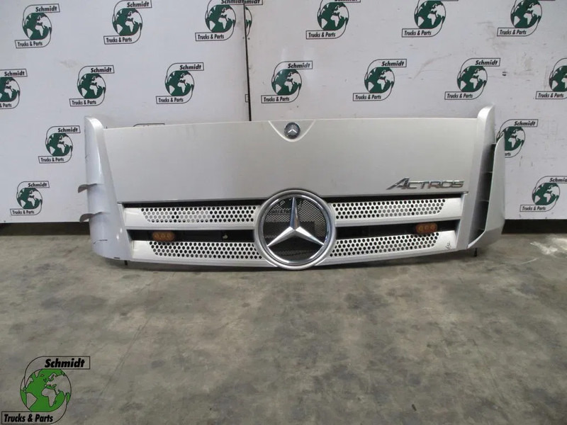 Mercedes-Benz A 960 750 03 18 // A 960 750 08 67 // A 960 750 03 09 GRILL MERCEDES MP4 SMAL - Grade radiador de Caminhão: foto 2 Mercedes-Benz A 960 750 03 18 // A 960 750 08 67 // A 960 750 03 09 GRILL MERCEDES MP4 SMAL - Grade radiador de Caminhão: foto 2