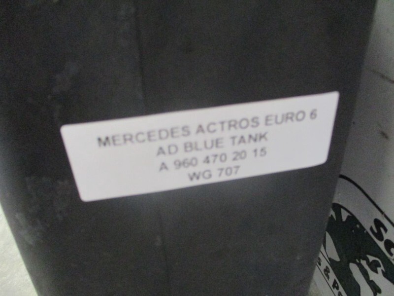 Mercedes-Benz ACTROS A 960 470 20 15 AD BLUE TANK EURO 6 - Tanque de combustível de Caminhão: foto 4 Mercedes-Benz ACTROS A 960 470 20 15 AD BLUE TANK EURO 6 - Tanque de combustível de Caminhão: foto 4
