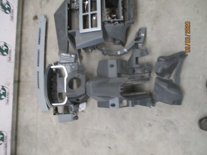 Renault T 460 DASBOARD DELEN - Painel de instrumentos de Caminhão: foto 3 Renault T 460 DASBOARD DELEN - Painel de instrumentos de Caminhão: foto 3
