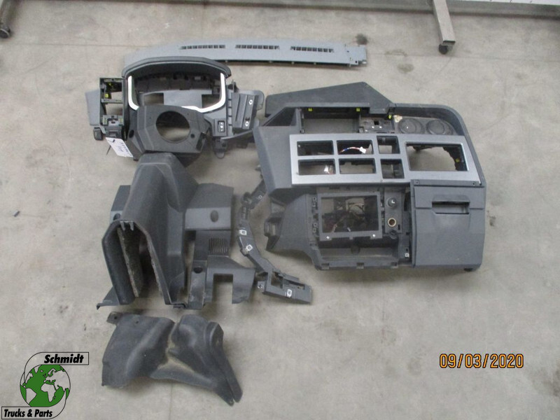 Renault T 460 DASBOARD DELEN - Painel de instrumentos de Caminhão: foto 1 Renault T 460 DASBOARD DELEN - Painel de instrumentos de Caminhão: foto 1