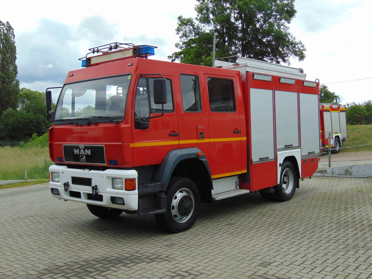 MAN LE14.260 4x4 MAGIRUS - Carro de bombeiro: foto 1 MAN LE14.260 4x4 MAGIRUS - Carro de bombeiro: foto 1