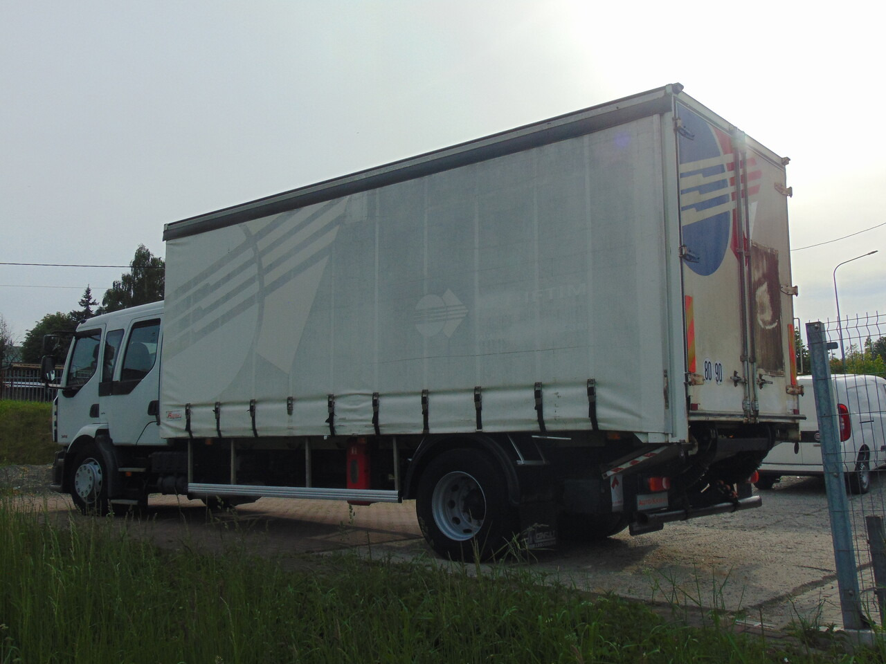 RENAULT Midlum 240DXi - Caminhão com lona: foto 3 RENAULT Midlum 240DXi - Caminhão com lona: foto 3