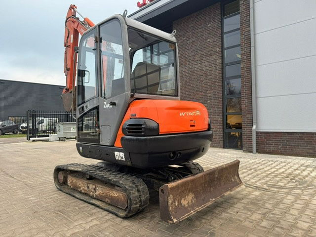 Hitachi ZX30 - Mini escavadeira: foto 2 Hitachi ZX30 - Mini escavadeira: foto 2