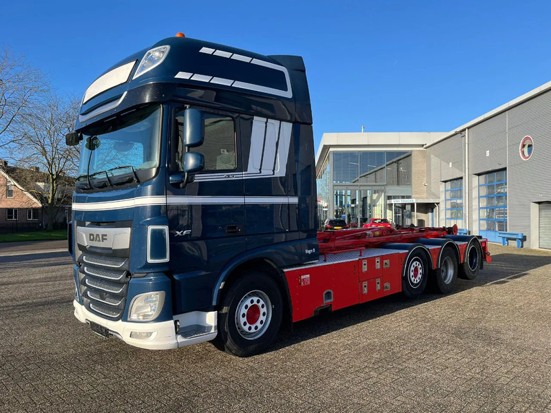 DAF XF106-530 8X2 / AJK HOOKLIFT 25000KG / 9 TON FRONT AXLE / NAVI / ONLY:612482 KM / SSC / AUTOMATIC / EURO-6 / 2019 - Caminhão polibenne: foto 1 DAF XF106-530 8X2 / AJK HOOKLIFT 25000KG / 9 TON FRONT AXLE / NAVI / ONLY:612482 KM / SSC / AUTOMATIC / EURO-6 / 2019 - Caminhão polibenne: foto 1