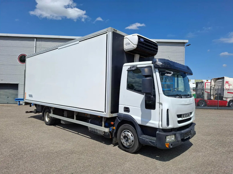 Iveco EuroCargo 120 / COOL TRUCK / CARRIER XARIOS 600 / PLATFORM 2000KG / ONLY:340634 KM / AIRCO / MANUAL / EURO-6 / 2014 - Caminhão isotérmico: foto 2 Iveco EuroCargo 120 / COOL TRUCK / CARRIER XARIOS 600 / PLATFORM 2000KG / ONLY:340634 KM / AIRCO / MANUAL / EURO-6 / 2014 - Caminhão isotérmico: foto 2