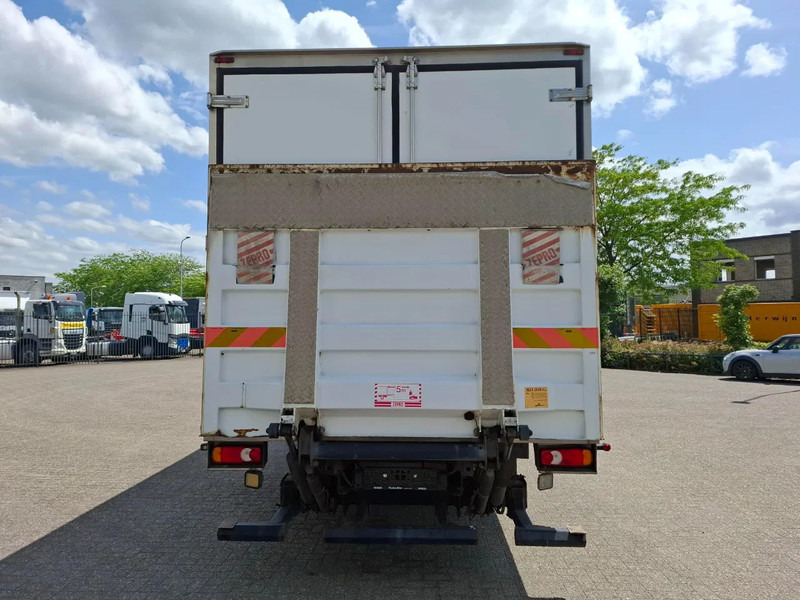 Iveco EuroCargo 120 / COOL TRUCK / CARRIER XARIOS 600 / PLATFORM 2000KG / ONLY:340634 KM / AIRCO / MANUAL / EURO-6 / 2014 - Caminhão isotérmico: foto 4 Iveco EuroCargo 120 / COOL TRUCK / CARRIER XARIOS 600 / PLATFORM 2000KG / ONLY:340634 KM / AIRCO / MANUAL / EURO-6 / 2014 - Caminhão isotérmico: foto 4