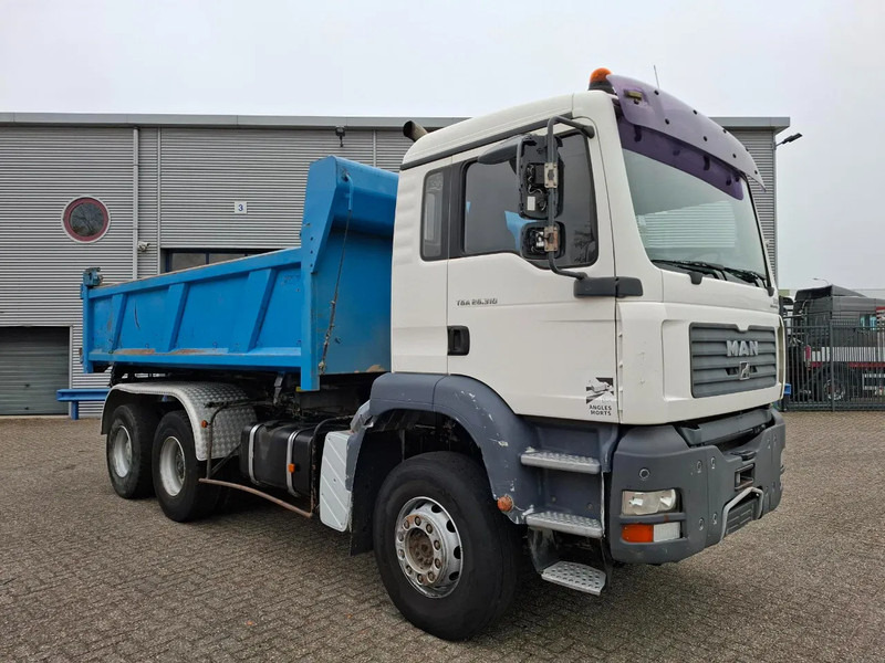 MAN TGA 26.310 / 6X4 / 2XBIG AXLE / 2SIDE TIPPER / ONLY:545423 KM / TUV:06-05-2026 / FULL-STEEL / AIRCO / MANUAL / EURO-4 / 2005 - Caminhão basculante: foto 4 MAN TGA 26.310 / 6X4 / 2XBIG AXLE / 2SIDE TIPPER / ONLY:545423 KM / TUV:06-05-2026 / FULL-STEEL / AIRCO / MANUAL / EURO-4 / 2005 - Caminhão basculante: foto 4