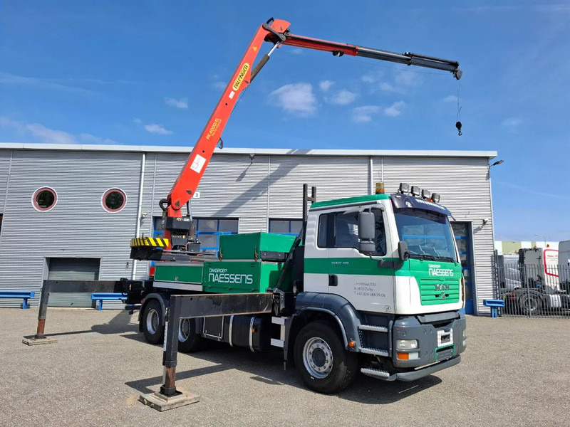 MAN TGA 33.410 / 6X4 / PALFINGER PK4000 1EL ROOFER CRANE / 25M / REMOTE / 2X BIG AXLE / 490677 KM / MANUAL / EURO-3 / 2005 - Caminhão grua: foto 1 MAN TGA 33.410 / 6X4 / PALFINGER PK4000 1EL ROOFER CRANE / 25M / REMOTE / 2X BIG AXLE / 490677 KM / MANUAL / EURO-3 / 2005 - Caminhão grua: foto 1