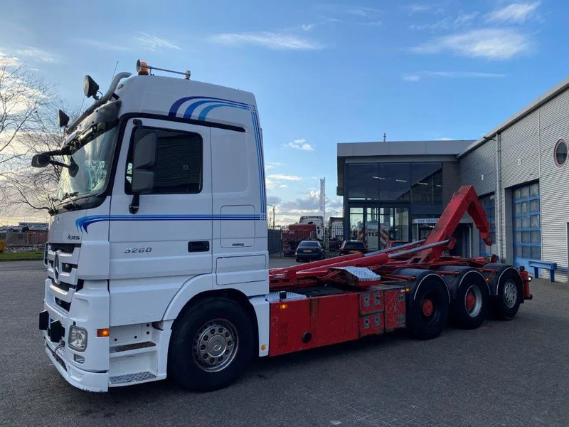 Mercedes-Benz Actros 3260 V8 / 15,9L / 8X4 / BIG AXLE / PALFINGER T26 HOOKLIFT / LIFT+LENKACHSE / FULL-AIR / AIRCO / AUTOMATIC / EURO-5 / 2013 - Caminhão polibenne: foto 2 Mercedes-Benz Actros 3260 V8 / 15,9L / 8X4 / BIG AXLE / PALFINGER T26 HOOKLIFT / LIFT+LENKACHSE / FULL-AIR / AIRCO / AUTOMATIC / EURO-5 / 2013 - Caminhão polibenne: foto 2
