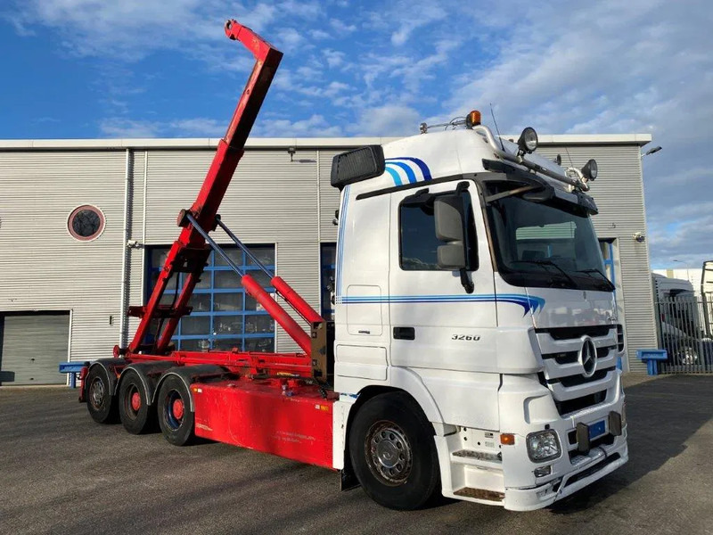 Mercedes-Benz Actros 3260 V8 / 15,9L / 8X4 / BIG AXLE / PALFINGER T26 HOOKLIFT / LIFT+LENKACHSE / FULL-AIR / AIRCO / AUTOMATIC / EURO-5 / 2013 - Caminhão polibenne: foto 4 Mercedes-Benz Actros 3260 V8 / 15,9L / 8X4 / BIG AXLE / PALFINGER T26 HOOKLIFT / LIFT+LENKACHSE / FULL-AIR / AIRCO / AUTOMATIC / EURO-5 / 2013 - Caminhão polibenne: foto 4