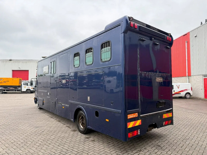 Mercedes-Benz Atego 1223 / ENGINE RUNNING / ONLY:159450 KM / HORSETRUCK / HEATED BOX / WATERTANK / LIVING ROOM / EURO-2 / MANUAL / 1998 - Caminhão para transporte de cavalos: foto 3 Mercedes-Benz Atego 1223 / ENGINE RUNNING / ONLY:159450 KM / HORSETRUCK / HEATED BOX / WATERTANK / LIVING ROOM / EURO-2 / MANUAL / 1998 - Caminhão para transporte de cavalos: foto 3