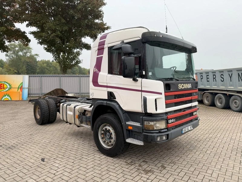 Scania 124-420 / ENGINE RUNNING / RETARDER / BIG AXLE / FULL-STEEL / ONLY: 540918 KM / OLD TACHO / AIRCO / MANUAL / EURO-3 / 2002 - Caminhão chassi: foto 2 Scania 124-420 / ENGINE RUNNING / RETARDER / BIG AXLE / FULL-STEEL / ONLY: 540918 KM / OLD TACHO / AIRCO / MANUAL / EURO-3 / 2002 - Caminhão chassi: foto 2