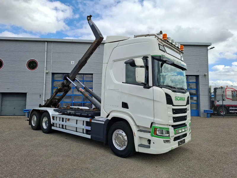 Scania NGS R500 / RETARDER / AJK HOOK 22 TON / LIFT+LENKACHSE / TUV:17-06-2026 / NAVI / LWDS / ALCOA / LEATHER / AUTOMATIC / EURO-6 / 2 - Caminhão polibenne: foto 2 Scania NGS R500 / RETARDER / AJK HOOK 22 TON / LIFT+LENKACHSE / TUV:17-06-2026 / NAVI / LWDS / ALCOA / LEATHER / AUTOMATIC / EURO-6 / 2 - Caminhão polibenne: foto 2