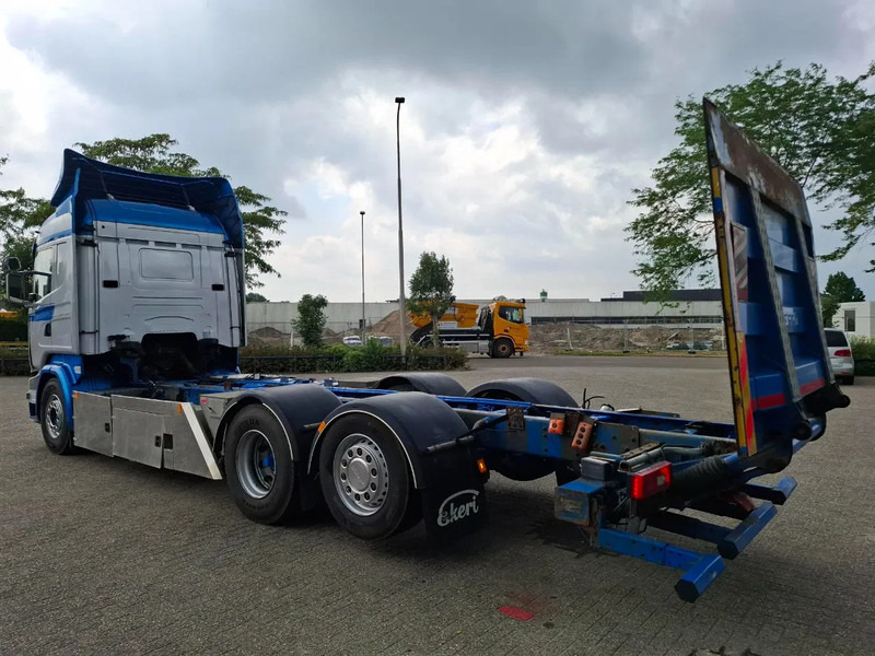 Scania R580 V8 / RETARDER / LIFT+LENKACHSE / FULL-AIR / PLATFORM 2000 KG / LEATHER / AIRCO / AUTOMATIC / EURO-6 / 2014 - Caminhão chassi: foto 3 Scania R580 V8 / RETARDER / LIFT+LENKACHSE / FULL-AIR / PLATFORM 2000 KG / LEATHER / AIRCO / AUTOMATIC / EURO-6 / 2014 - Caminhão chassi: foto 3