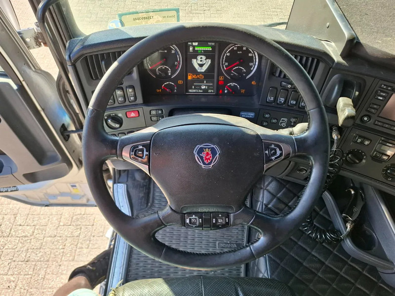 Locação de Scania R580 V8 / RETARDER / LIFT+LENKACHSE / FULL-AIR / PLATFORM 2000 KG / LEATHER / AIRCO / AUTOMATIC / EURO-6 / 2015 Scania R580 V8 / RETARDER / LIFT+LENKACHSE / FULL-AIR / PLATFORM 2000 KG / LEATHER / AIRCO / AUTOMATIC / EURO-6 / 2015: foto 13 Locação de Scania R580 V8 / RETARDER / LIFT+LENKACHSE / FULL-AIR / PLATFORM 2000 KG / LEATHER / AIRCO / AUTOMATIC / EURO-6 / 2015 Scania R580 V8 / RETARDER / LIFT+LENKACHSE / FULL-AIR / PLATFORM 2000 KG / LEATHER / AIRCO / AUTOMATIC / EURO-6 / 2015: foto 13