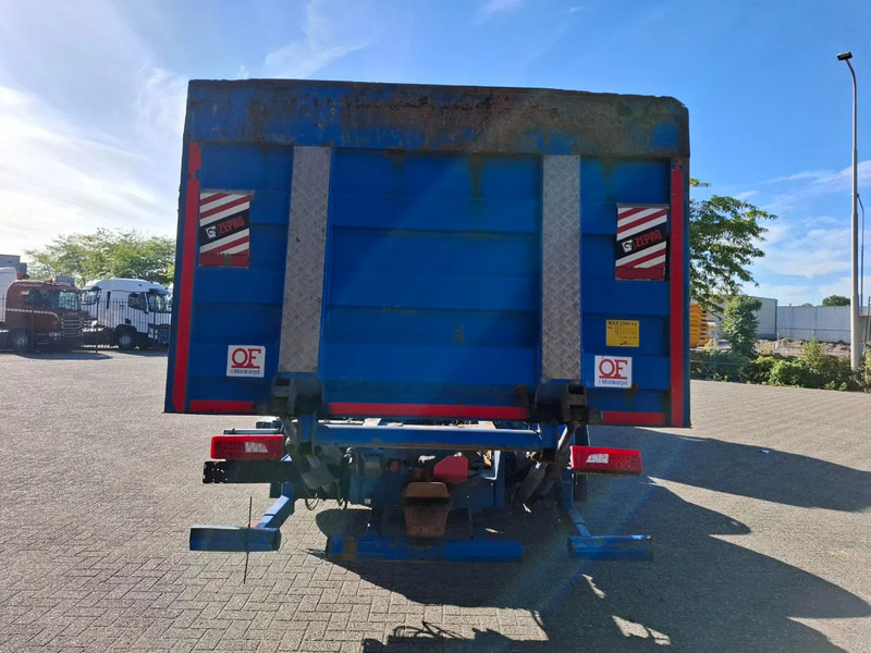 Scania R580 V8 / RETARDER / LIFT+LENKACHSE / FULL-AIR / PLATFORM 2000 KG / LEATHER / AIRCO / AUTOMATIC / EURO-6 / 2015 - Caminhão chassi: foto 4 Scania R580 V8 / RETARDER / LIFT+LENKACHSE / FULL-AIR / PLATFORM 2000 KG / LEATHER / AIRCO / AUTOMATIC / EURO-6 / 2015 - Caminhão chassi: foto 4