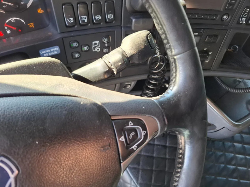 Locação de Scania R580 V8 / RETARDER / LIFT+LENKACHSE / FULL-AIR / PLATFORM 2000 KG / LEATHER / AIRCO / AUTOMATIC / EURO-6 / 2015 Scania R580 V8 / RETARDER / LIFT+LENKACHSE / FULL-AIR / PLATFORM 2000 KG / LEATHER / AIRCO / AUTOMATIC / EURO-6 / 2015: foto 15 Locação de Scania R580 V8 / RETARDER / LIFT+LENKACHSE / FULL-AIR / PLATFORM 2000 KG / LEATHER / AIRCO / AUTOMATIC / EURO-6 / 2015 Scania R580 V8 / RETARDER / LIFT+LENKACHSE / FULL-AIR / PLATFORM 2000 KG / LEATHER / AIRCO / AUTOMATIC / EURO-6 / 2015: foto 15