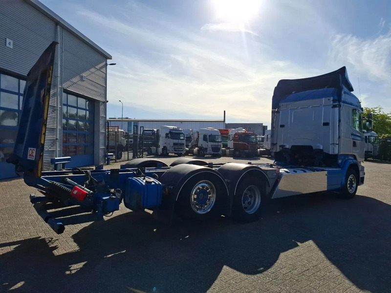 Scania R580 V8 / RETARDER / LIFT+LENKACHSE / FULL-AIR / PLATFORM 2000 KG / LEATHER / AIRCO / AUTOMATIC / EURO-6 / 2015 - Caminhão chassi: foto 5 Scania R580 V8 / RETARDER / LIFT+LENKACHSE / FULL-AIR / PLATFORM 2000 KG / LEATHER / AIRCO / AUTOMATIC / EURO-6 / 2015 - Caminhão chassi: foto 5