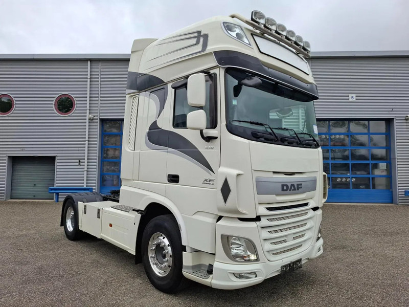 DAF XF106-460 / DEB / TUV:20-01-2026 / 753438 KM / FRIDGE / ACC / LWDS / GEN2 V2 TACHO / ALCOA / AUTOMATIC / EURO-6 / 2017 - Tractor: foto 2 DAF XF106-460 / DEB / TUV:20-01-2026 / 753438 KM / FRIDGE / ACC / LWDS / GEN2 V2 TACHO / ALCOA / AUTOMATIC / EURO-6 / 2017 - Tractor: foto 2