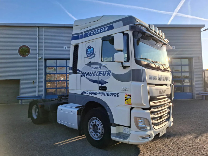 DAF XF106-460 / INTARDER / DEB / MANUAL / AIRCO / CLEAN TRUCK / EURO-6 / 2014 - Tractor: foto 2 DAF XF106-460 / INTARDER / DEB / MANUAL / AIRCO / CLEAN TRUCK / EURO-6 / 2014 - Tractor: foto 2