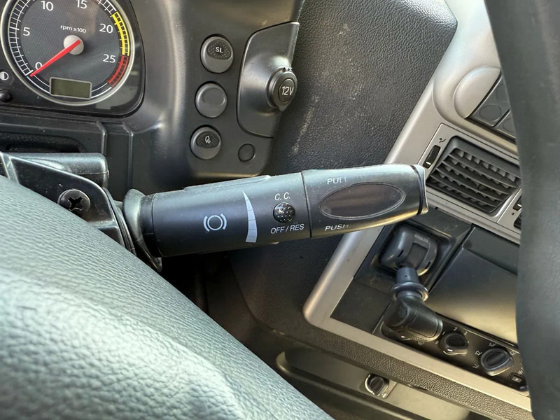 Locação de Iveco Stralis 500 / INTARDER / PARKCOOL / FRIDGE / 2XBED / AIRCO / SMART TACHO / AUTOMATIC / EURO-4 / 2008 Iveco Stralis 500 / INTARDER / PARKCOOL / FRIDGE / 2XBED / AIRCO / SMART TACHO / AUTOMATIC / EURO-4 / 2008: foto 14