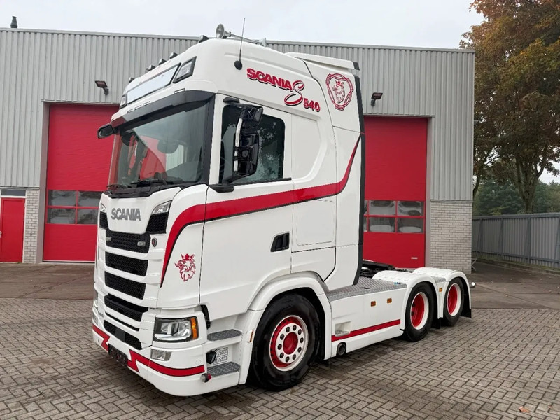 Scania NGS S540 / ENGINE RUNNING / 252236KM / RETARDER / HYDRAULICS / TECHNICAL 75 TON / FULL-AIR / LEATHER / EURO-6 / 2022 - Tractor: foto 1 Scania NGS S540 / ENGINE RUNNING / 252236KM / RETARDER / HYDRAULICS / TECHNICAL 75 TON / FULL-AIR / LEATHER / EURO-6 / 2022 - Tractor: foto 1