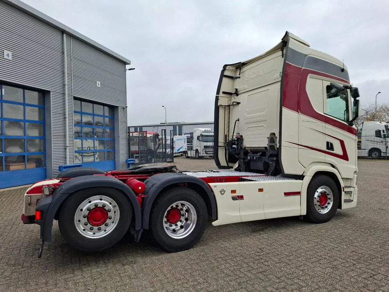 Scania NGS S650 V8 / RETARDER / 633397 KM / 9 TON FRONT AXELE / FULL-AIR / INLINER / FULL SPOILER / LEATHER / ALCOA / NAVI / FRIDGE / E - Tractor: foto 5 Scania NGS S650 V8 / RETARDER / 633397 KM / 9 TON FRONT AXELE / FULL-AIR / INLINER / FULL SPOILER / LEATHER / ALCOA / NAVI / FRIDGE / E - Tractor: foto 5