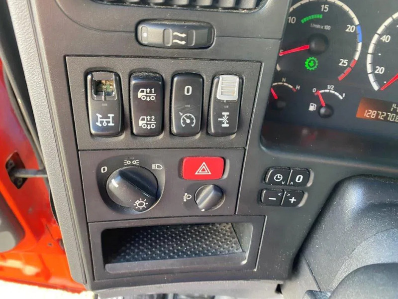 Locação de Scania R420 / HYDRAULICS / ALCOA / AIRCO / GOOD CONDITION / MANUAL / EURO-4 / 2007 Scania R420 / HYDRAULICS / ALCOA / AIRCO / GOOD CONDITION / MANUAL / EURO-4 / 2007: foto 15 Locação de Scania R420 / HYDRAULICS / ALCOA / AIRCO / GOOD CONDITION / MANUAL / EURO-4 / 2007 Scania R420 / HYDRAULICS / ALCOA / AIRCO / GOOD CONDITION / MANUAL / EURO-4 / 2007: foto 15