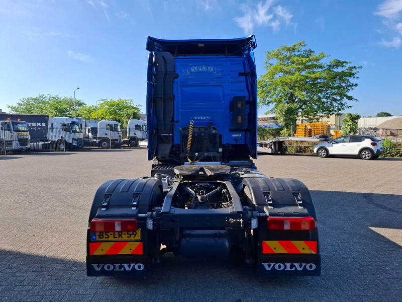 Volvo FH13-400 / HYDRAULICS / NL TRUCK / TUV:14-09-2025 / GLOBETROTTER / FRIGDE / AIRCO / AUTOMATIC / EURO-5 / 2006 - Tractor: foto 4 Volvo FH13-400 / HYDRAULICS / NL TRUCK / TUV:14-09-2025 / GLOBETROTTER / FRIGDE / AIRCO / AUTOMATIC / EURO-5 / 2006 - Tractor: foto 4